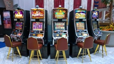 royal288 app showing live-dealer blackjack table and betting interface